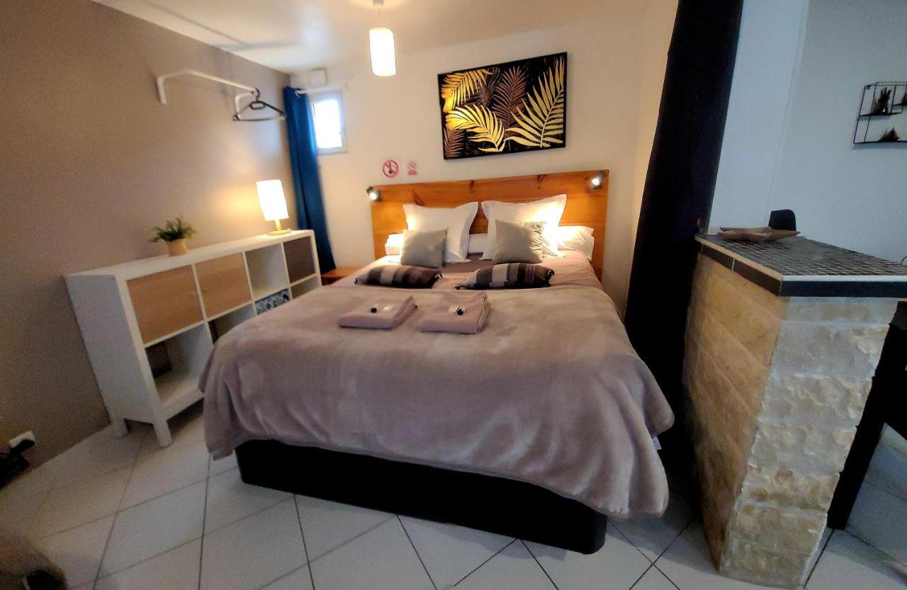 Ravissant Studio Prive 2 Pieces "Le Cosy" Tout Equipe Monchy-Saint-Eloi Exterior photo